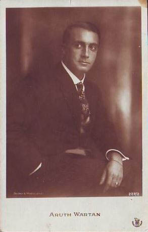 WaagWawra Performers Ross Verlag Postcard Images